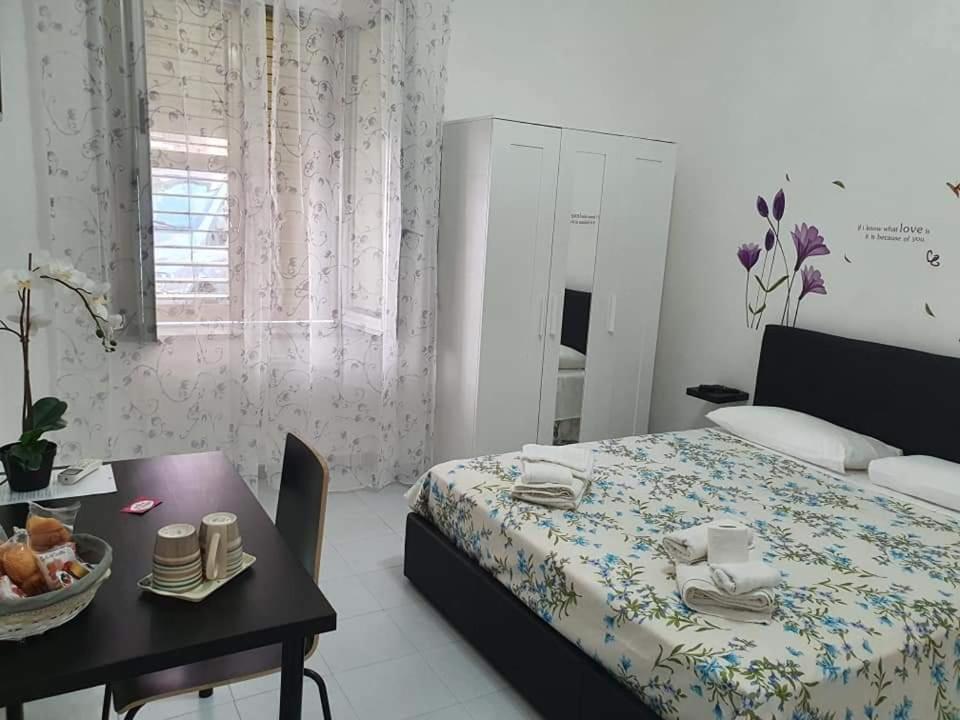 Bed and Breakfast Le Tre Orchidee Salerno Exterior foto
